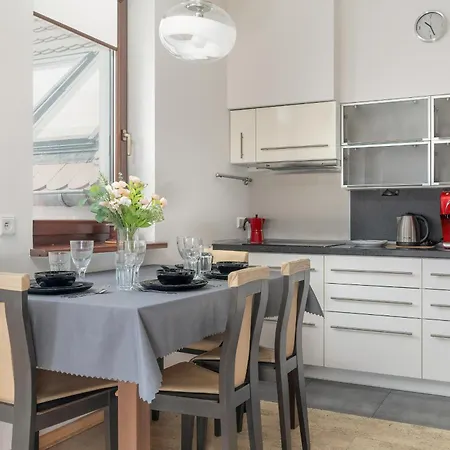 Apartament Nad Warta Z Parkingiem W Poznaniu By Renters Appartement